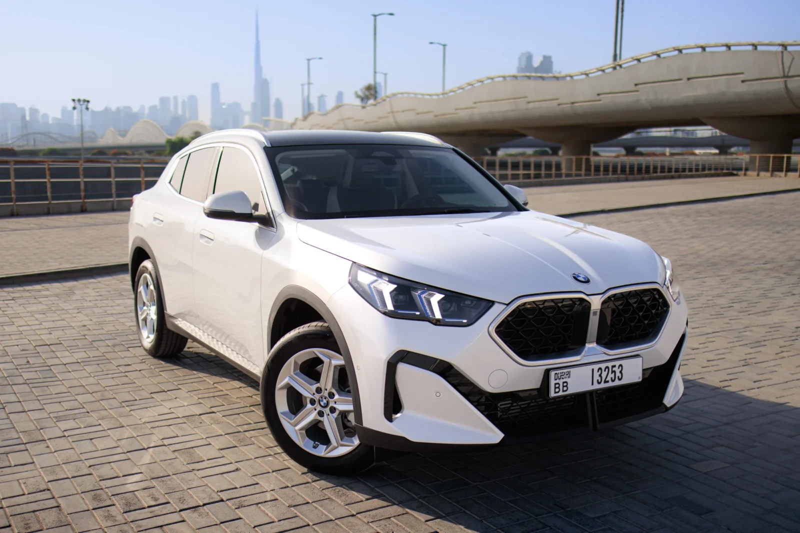 Huren BMW X2  Wit 2026 in Abu Dhabi