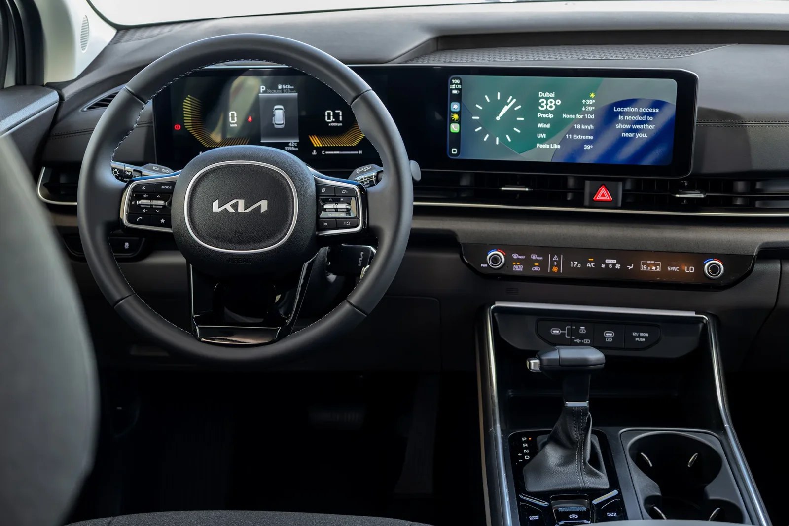 Huren Kia Carnival  Zilver 2026 in Abu Dhabi - 4 
