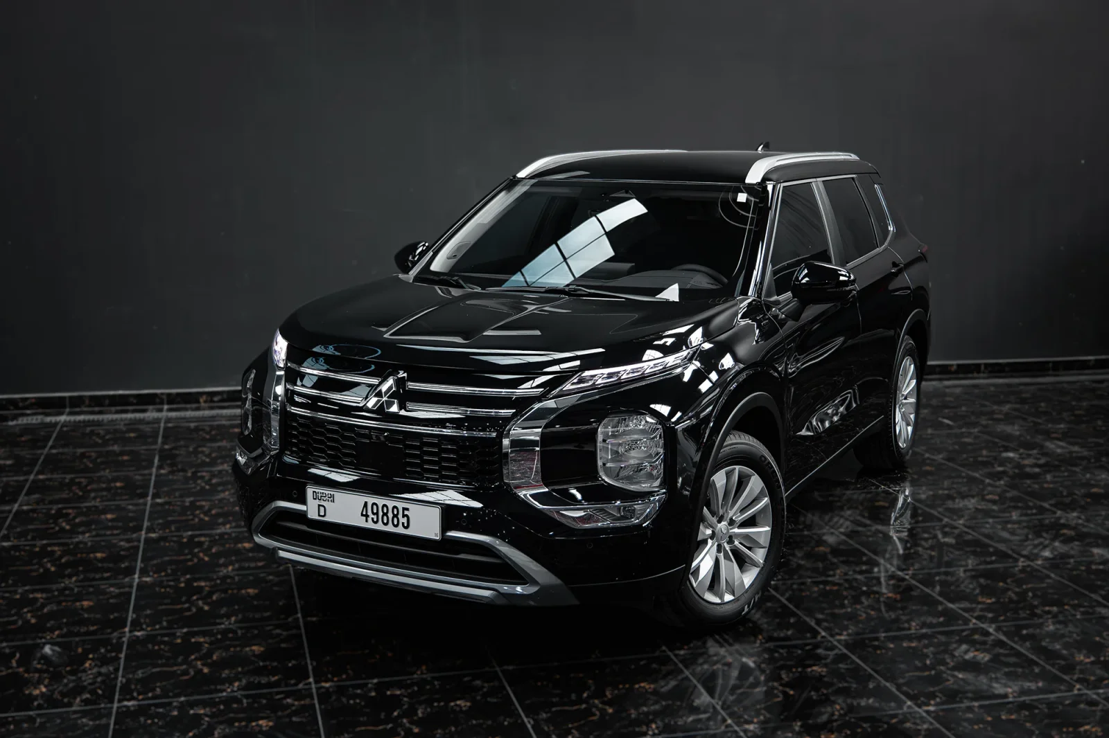 Huren Mitsubishi Outlander  Zwart 2026 in Abu Dhabi