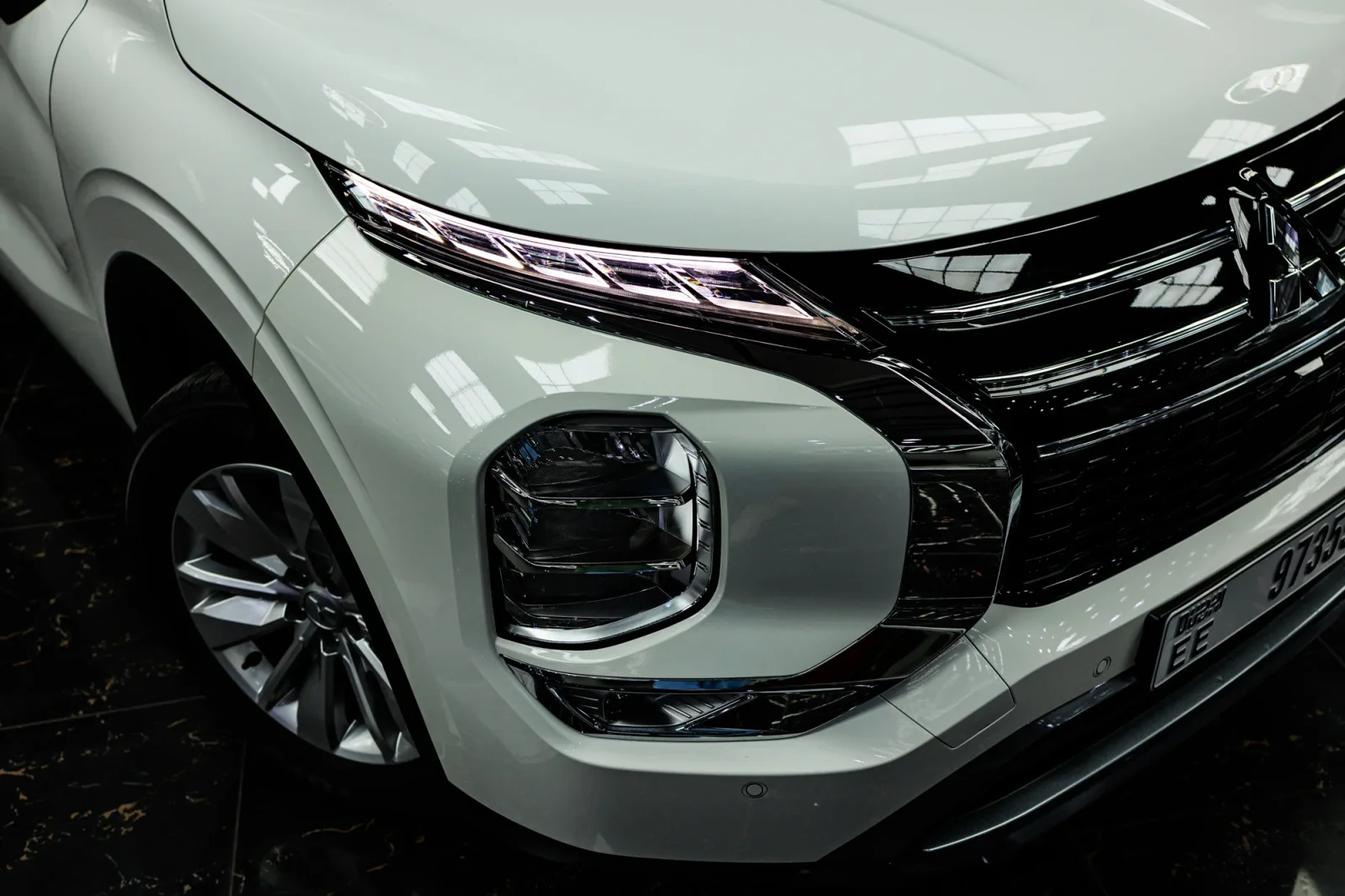Huren Mitsubishi Outlander  Wit 2026 in Abu Dhabi - 6 