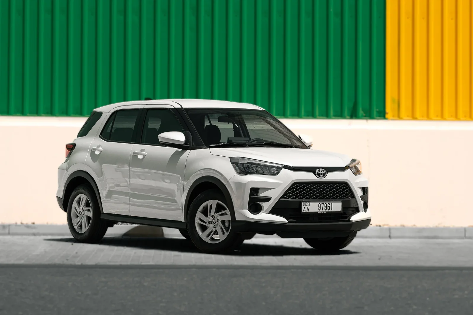 Huren Toyota Raize  Wit 2026 in Abu Dhabi