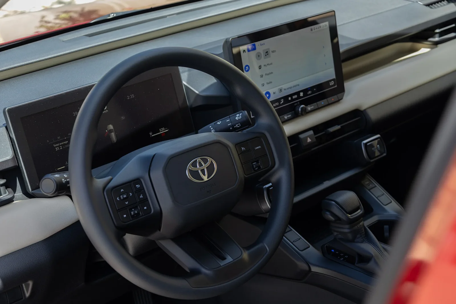 Huren Toyota RAV4  Rood 2026 in Abu Dhabi - 4 