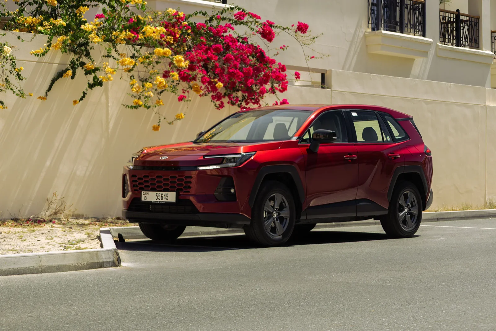 Huren Toyota RAV4  Rood 2026 in Abu Dhabi - 2 