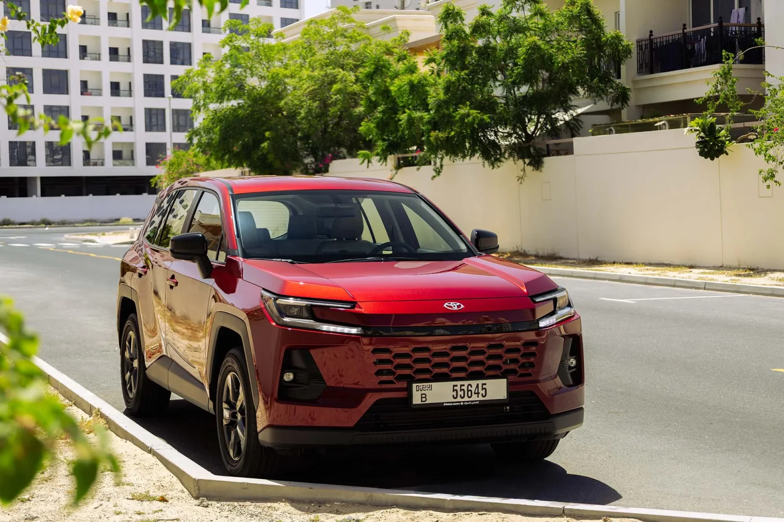 Huren Toyota RAV4  Rood 2026 in Abu Dhabi - 3 