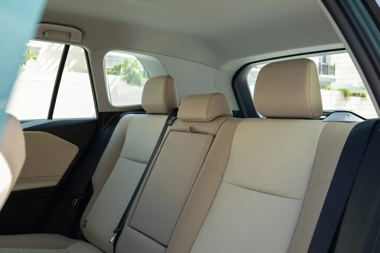 Loyer Toyota RAV4  Vert 2026 en Abou Dabi - 7 