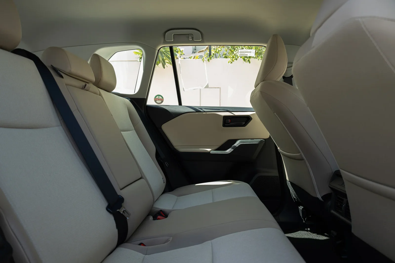 Loyer Toyota RAV4  Vert 2026 en Abou Dabi - 13 