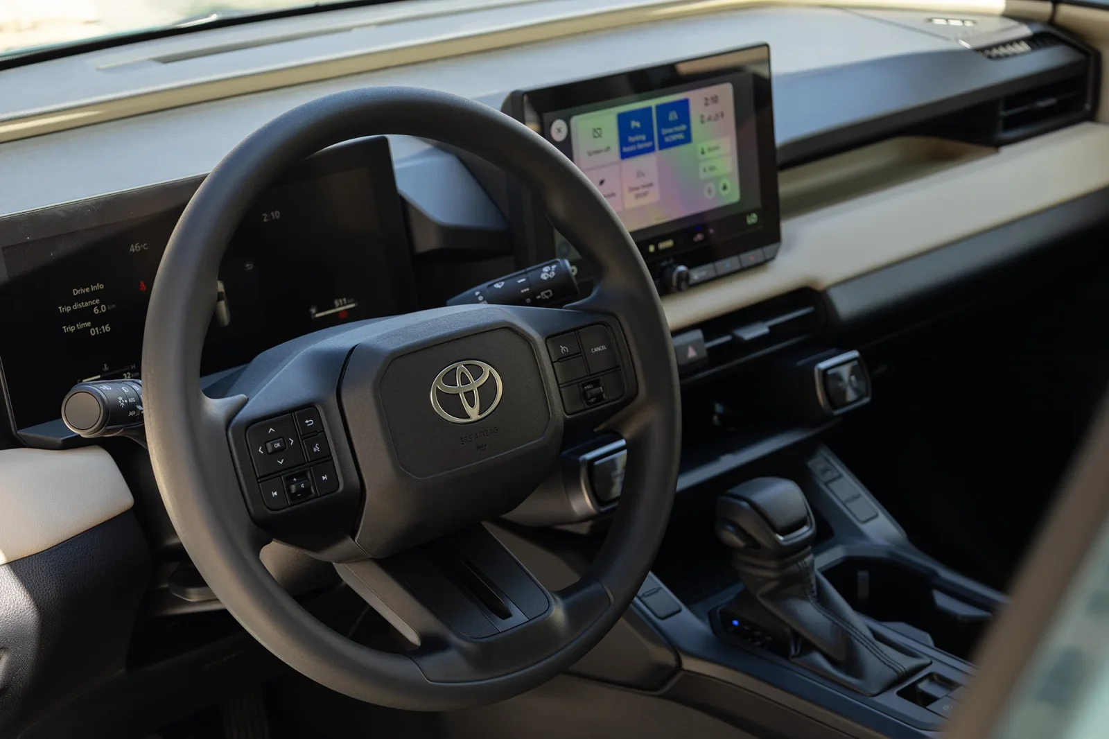 Loyer Toyota RAV4  Vert 2026 en Abou Dabi - 5 