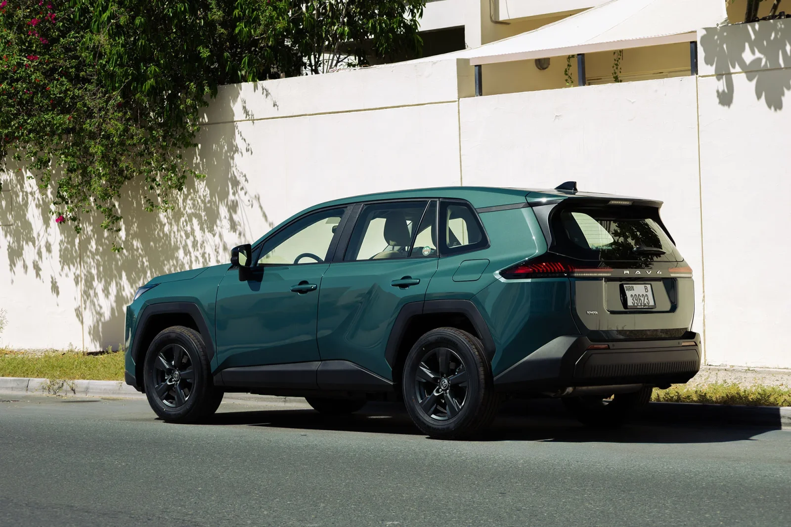 Loyer Toyota RAV4  Vert 2026 en Abou Dabi - 9 