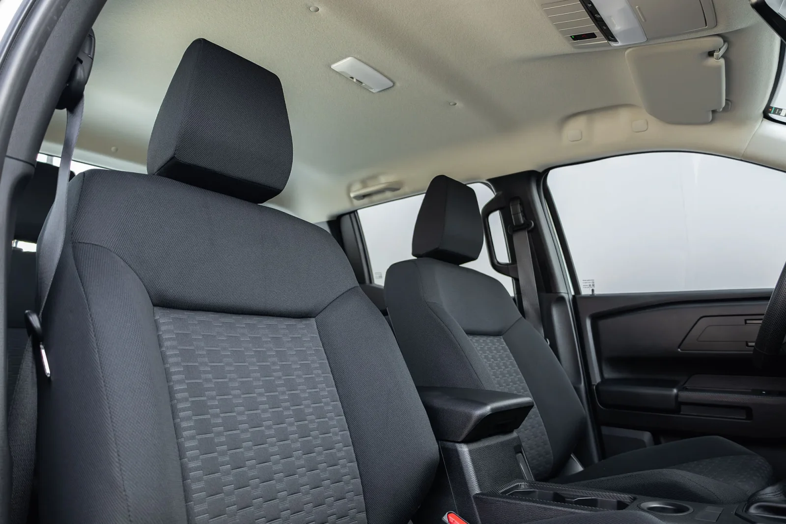 Huren Mitsubishi L200 Double Cap Wit 2026 in Abu Dhabi