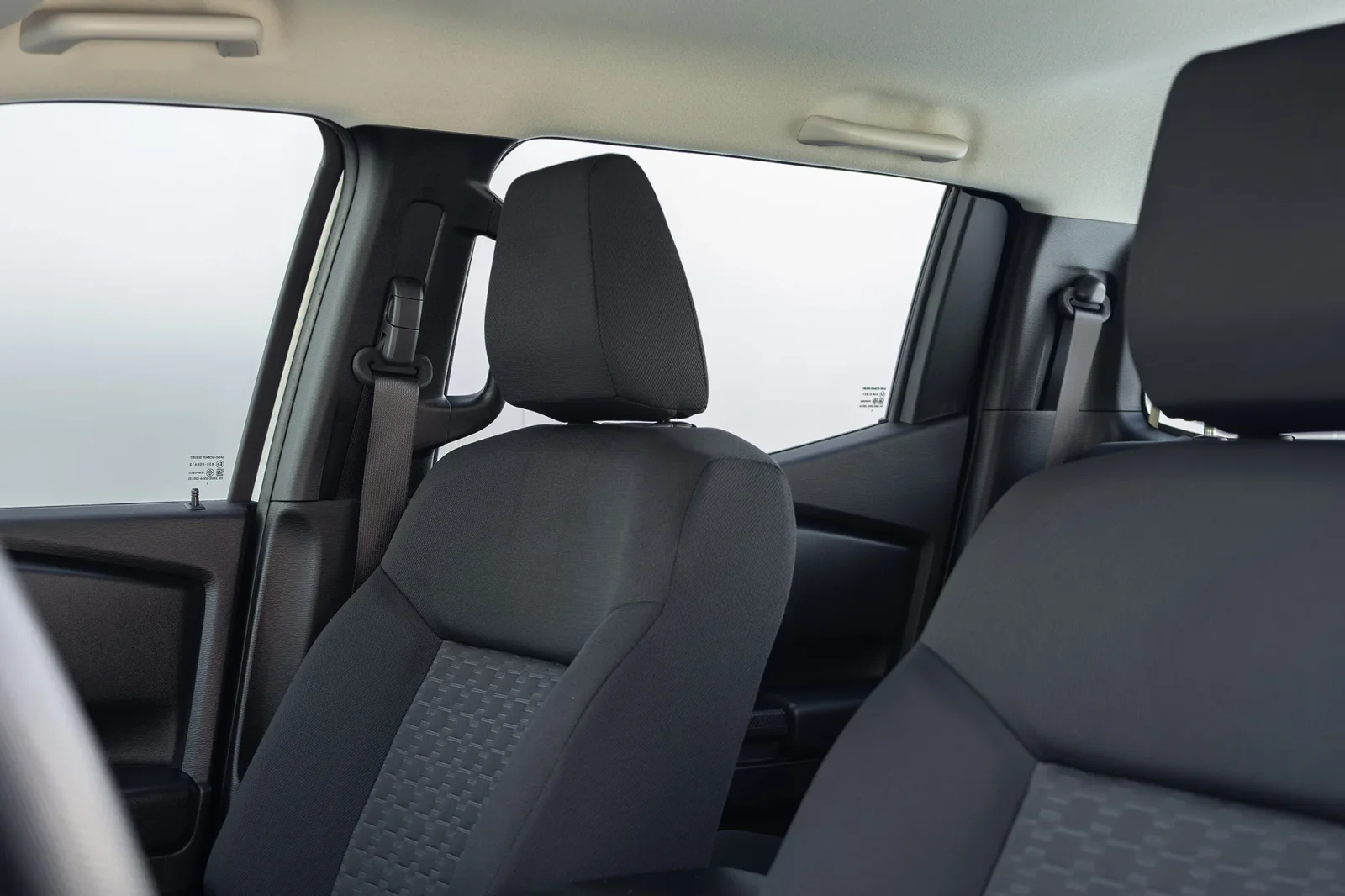Huren Mitsubishi L200 Double Cap Wit 2026 in Abu Dhabi