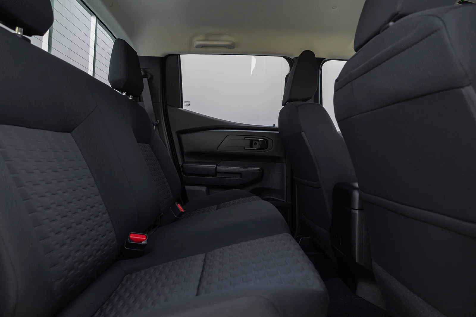 Huren Mitsubishi L200 Double Cap Wit 2026 in Abu Dhabi