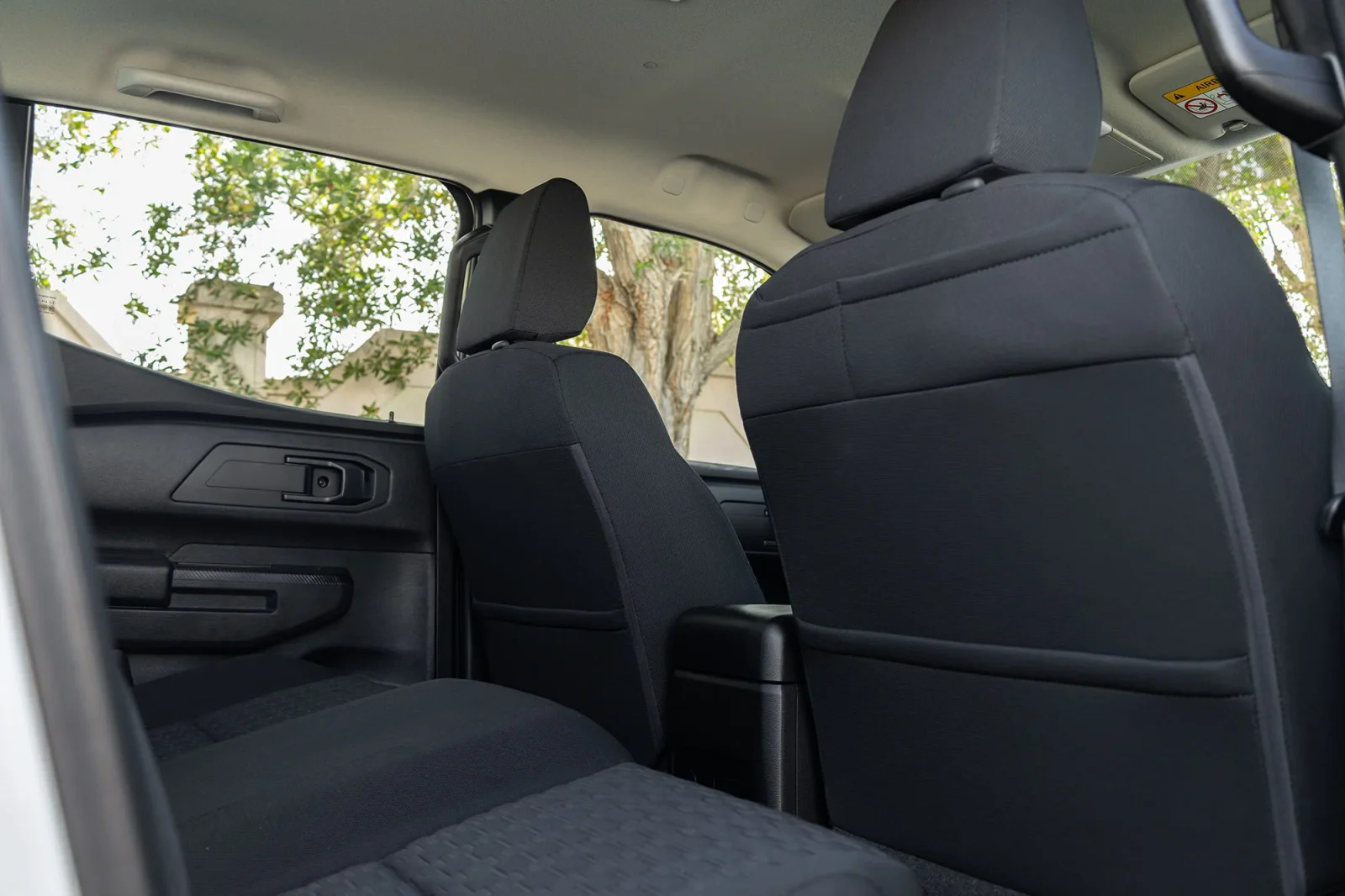 Huren Mitsubishi L200  Wit 2026 in Abu Dhabi - 13 