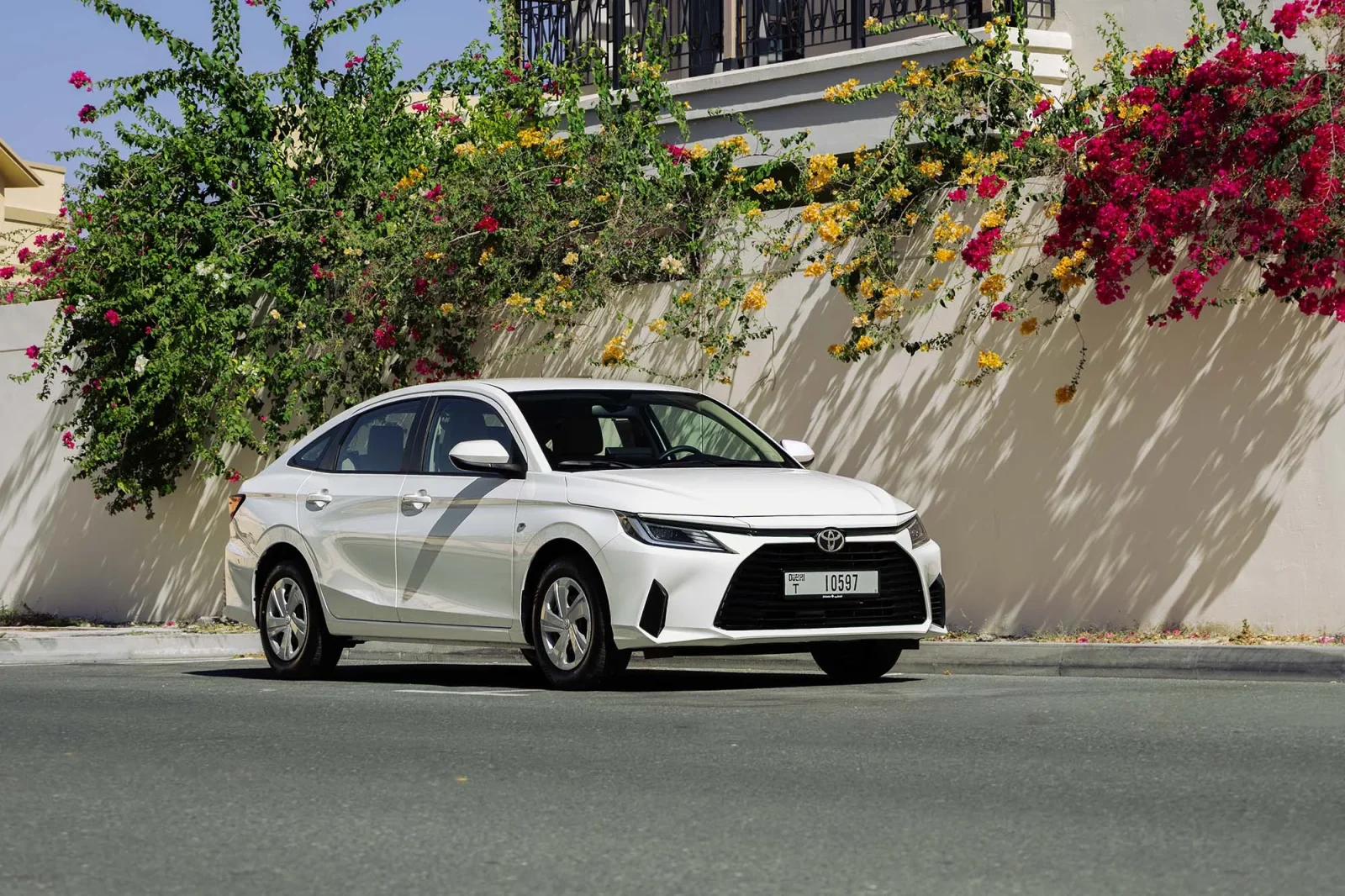 Huren Toyota Yaris  Wit 2026 in Abu Dhabi