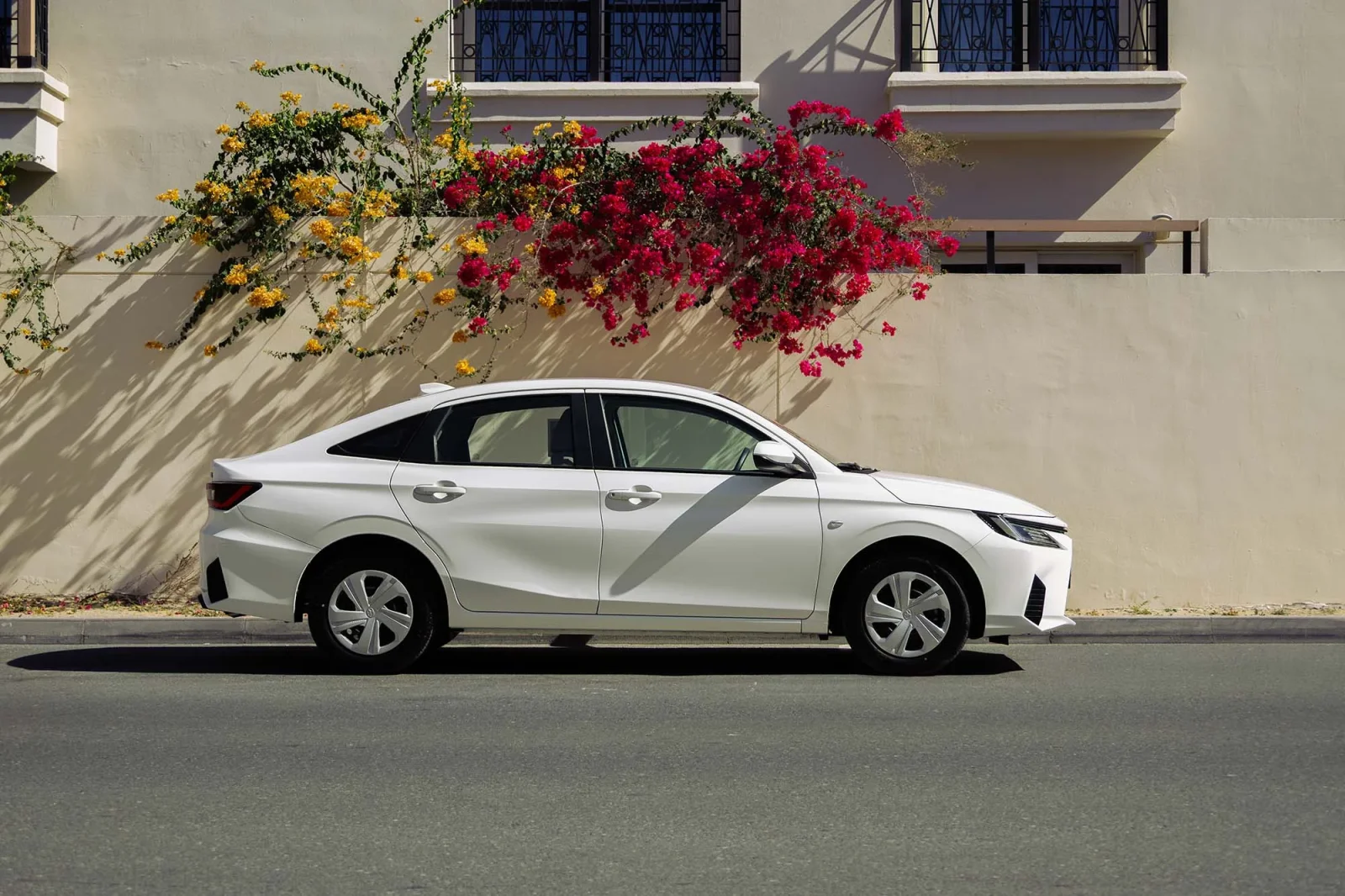 Huren Toyota Yaris  Wit 2026 in Abu Dhabi