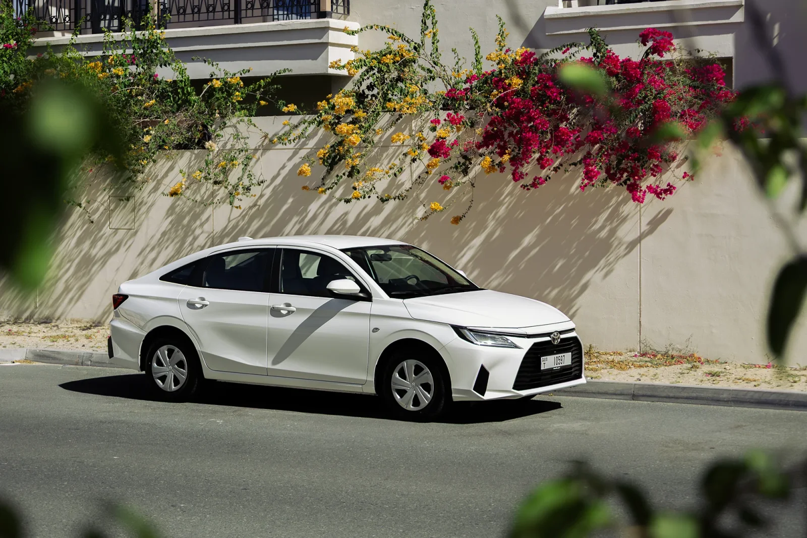 Huren Toyota Yaris  Wit 2026 in Abu Dhabi - 10 