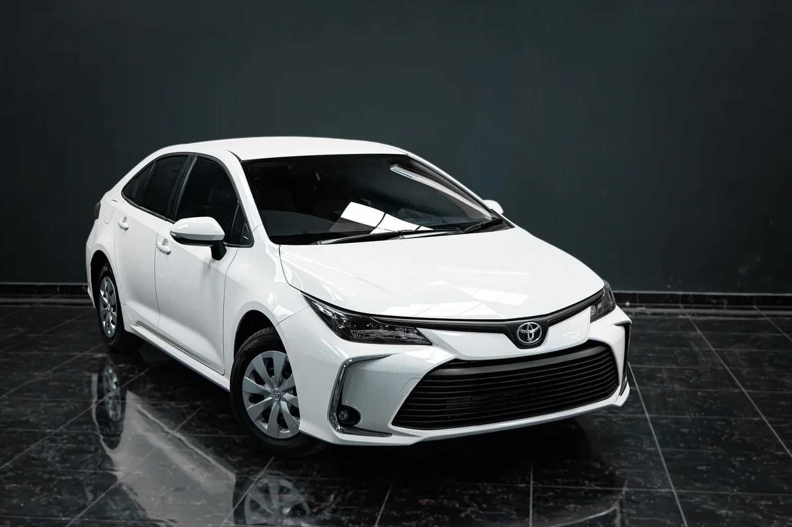 Huren Toyota Corolla  Wit 2026 in Abu Dhabi