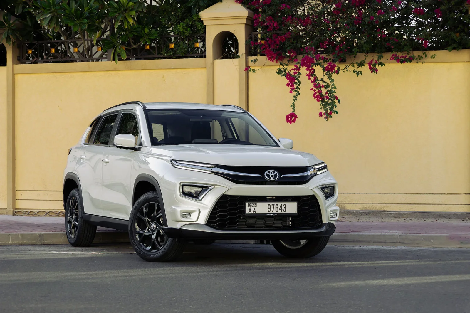 Huren Toyota Urban Cruiser  Wit 2026 in Abu Dhabi