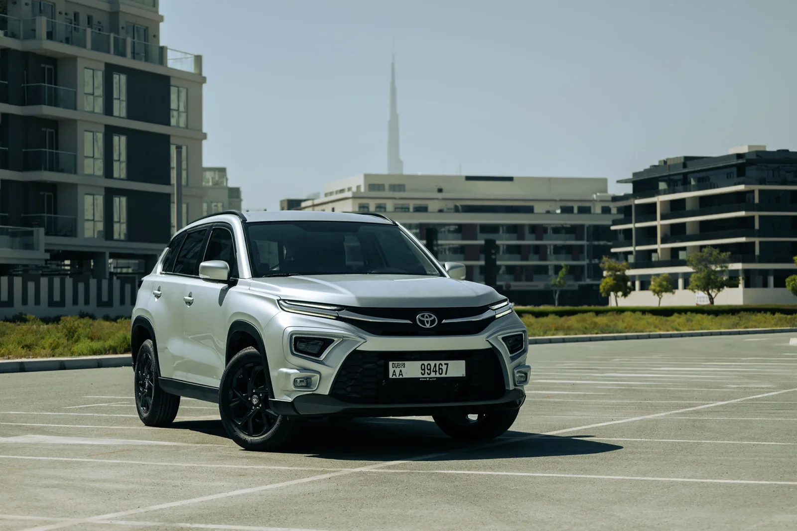 Huren Toyota Urban Cruiser  Zilver 2026 in Abu Dhabi