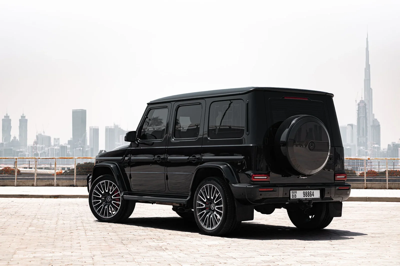 Huren Mercedes-Benz G-Class 63 AMG Zwart 2025 in Abu Dhabi - 7 