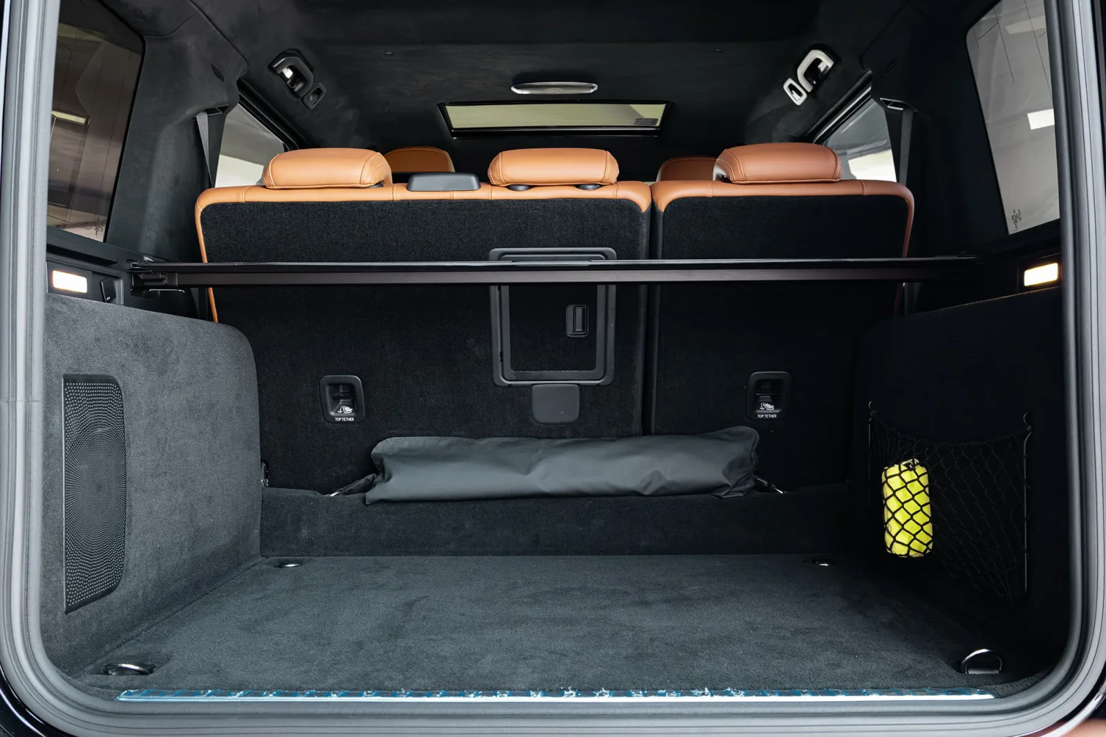 Huren Mercedes-Benz G-Class 63 AMG Zwart 2025 in Abu Dhabi - 16 