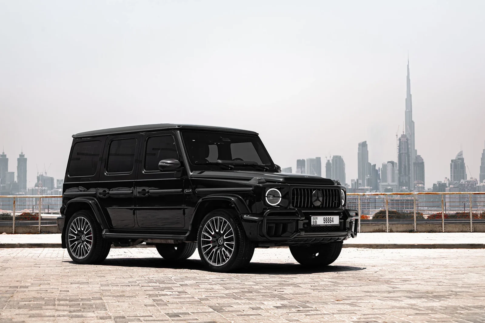 Huren Mercedes-Benz G-Class 63 AMG Zwart 2025 in Abu Dhabi - 8 