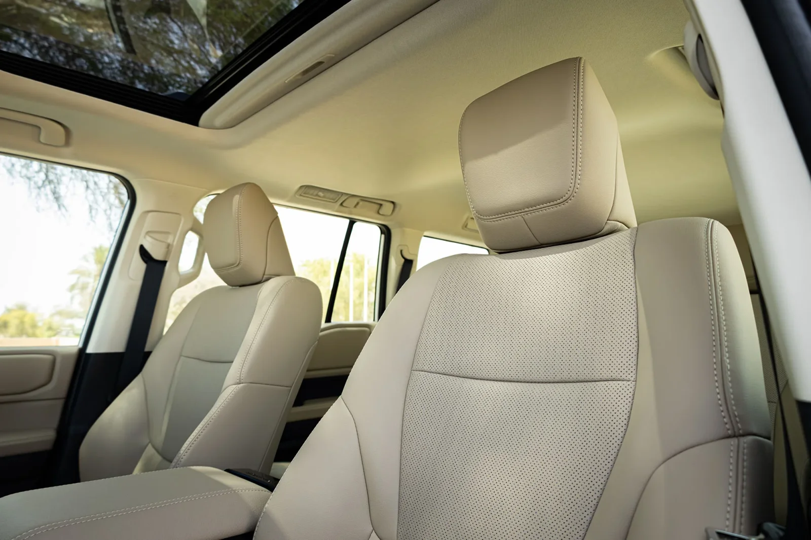 Huren Toyota Land Cruiser Prado  Wit 2026 in Abu Dhabi - 5 
