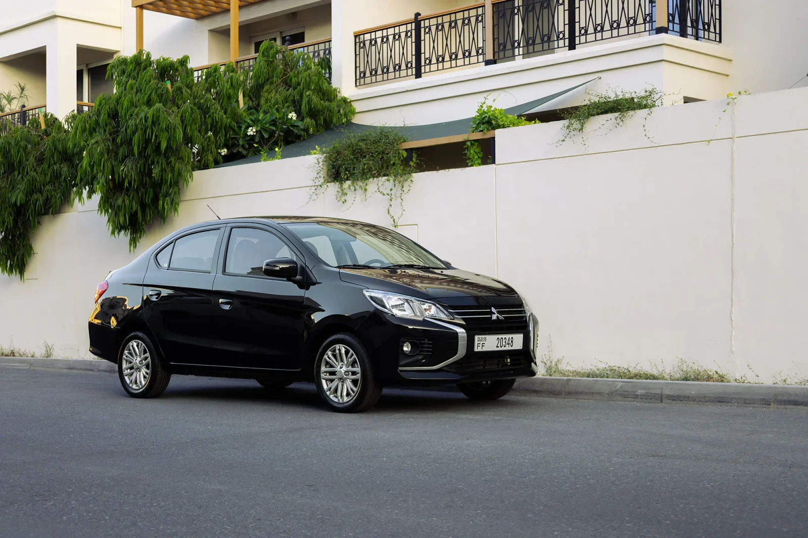 Huren Mitsubishi Attrage  Zwart 2026 in Abu Dhabi - 2 