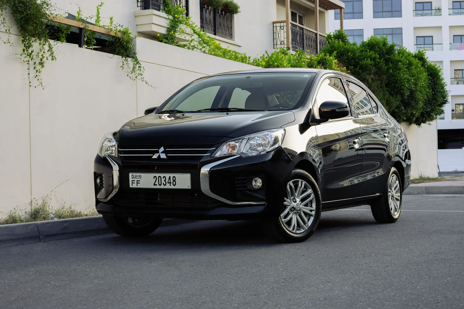 Huren Mitsubishi Attrage  Zwart 2026 in Abu Dhabi