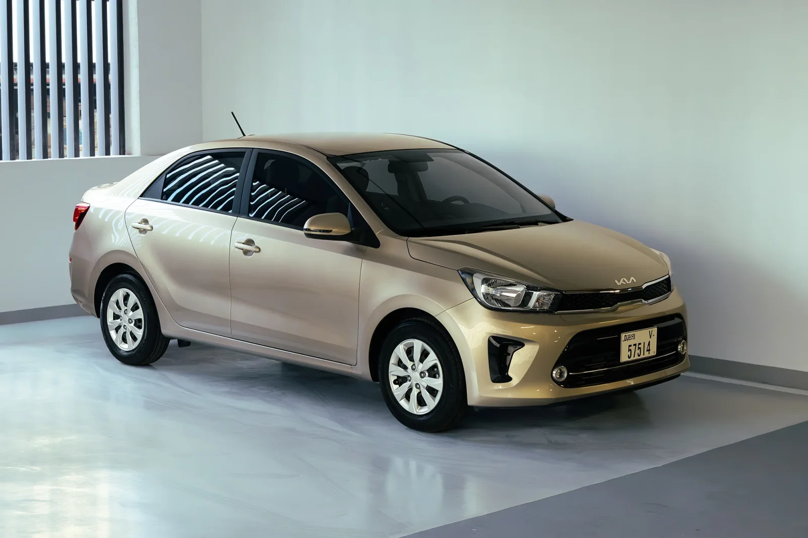 Huren Kia Pegas  Goud 2026 in Abu Dhabi - 8 