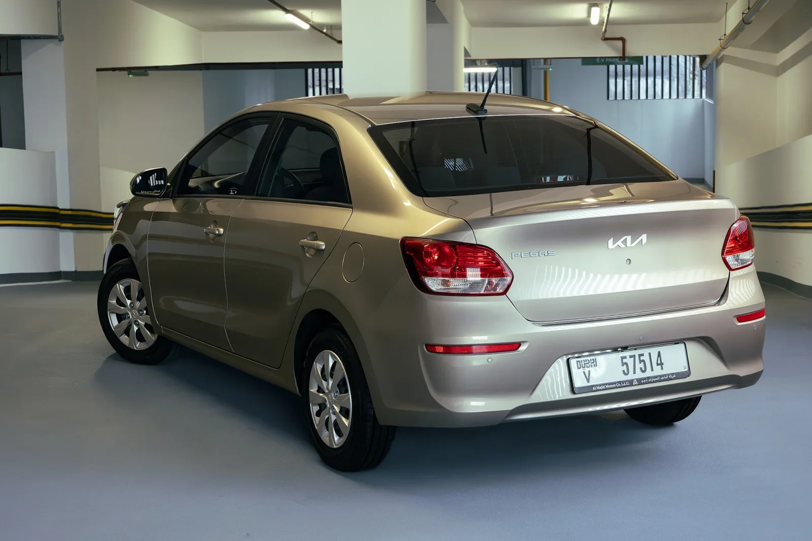 Huren Kia Pegas  Goud 2026 in Abu Dhabi - 3 