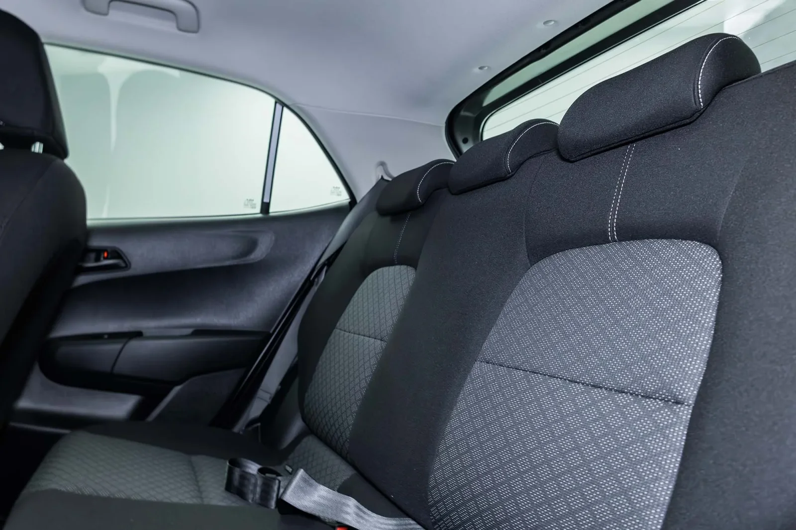 Huren Kia Picanto  Grijs 2026 in Abu Dhabi - 4 