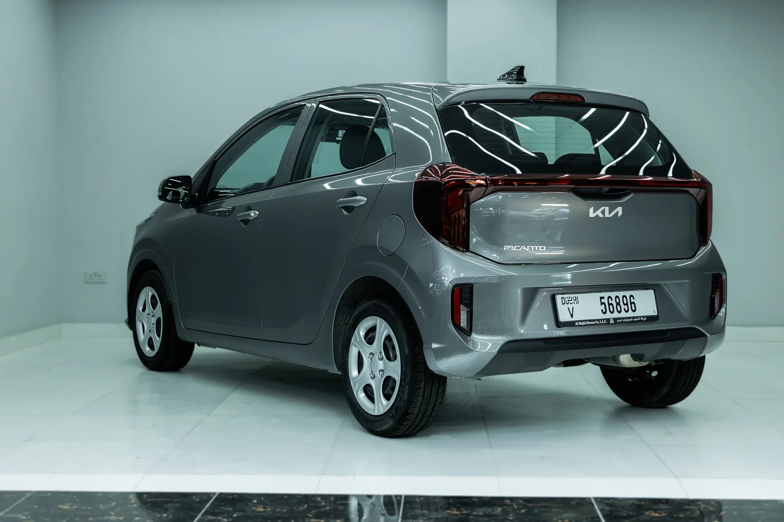 Huren Kia Picanto  Grijs 2026 in Abu Dhabi - 5 