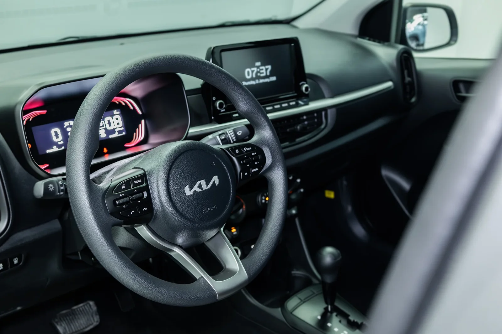 Huren Kia Picanto  Grijs 2026 in Abu Dhabi - 2 