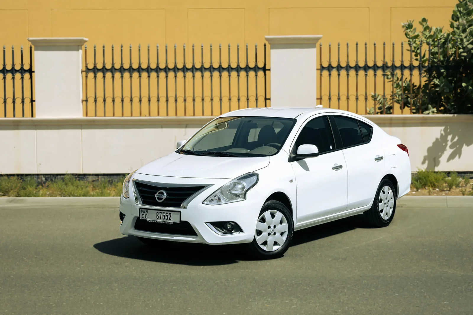 Huren Nissan Sunny  Wit 2026 in Abu Dhabi - 11 