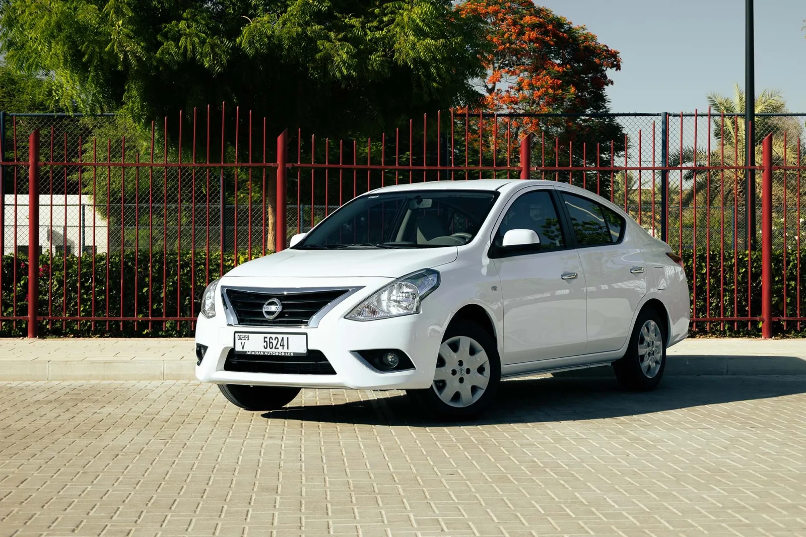 Huren Nissan Sunny  Wit 2026 in Abu Dhabi - 2 