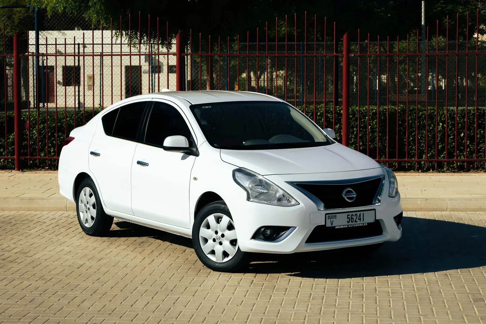 Huren Nissan Sunny  Wit 2026 in Abu Dhabi