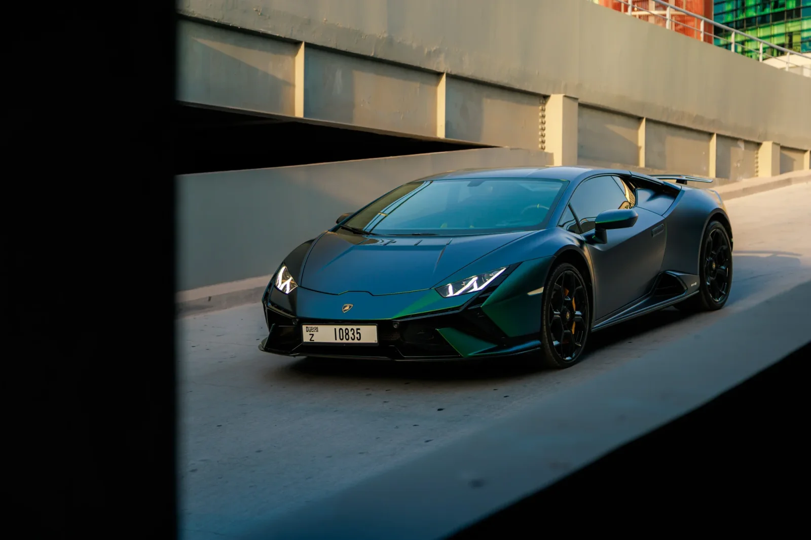 Huren Lamborghini Huracan Tecnica Groente 2023 in Abu Dhabi - 9 