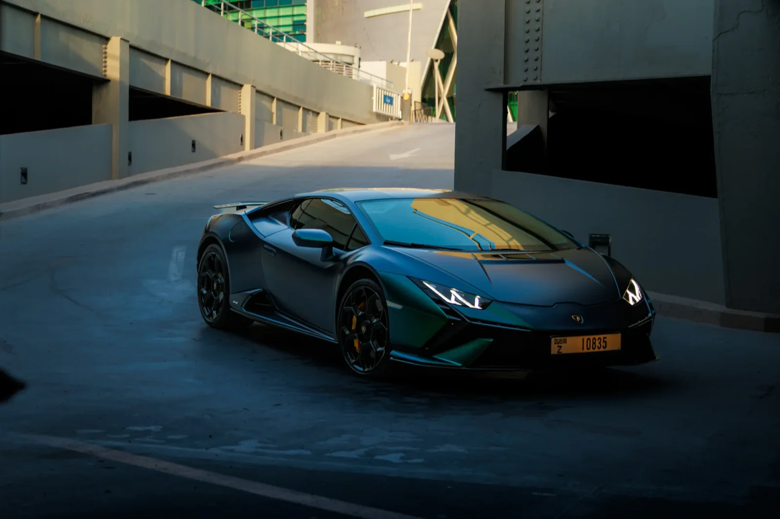 Huren Lamborghini Huracan Tecnica Groente 2023 in Abu Dhabi - 11 