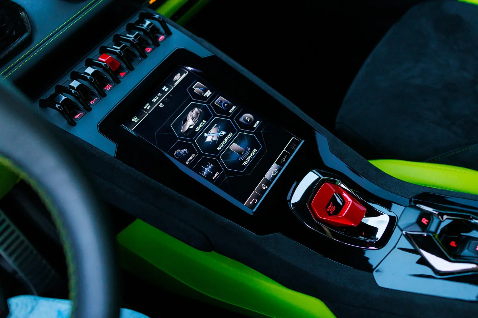 Huren Lamborghini Huracan Tecnica Groente 2023 in Abu Dhabi - 17 