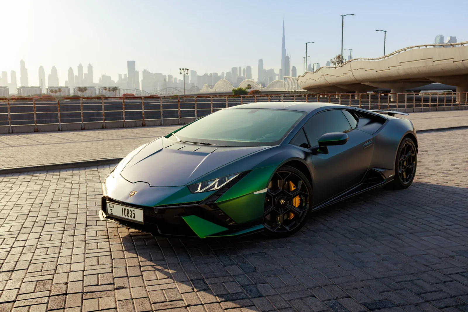 Huren Lamborghini Huracan Tecnica Groente 2023 in Abu Dhabi