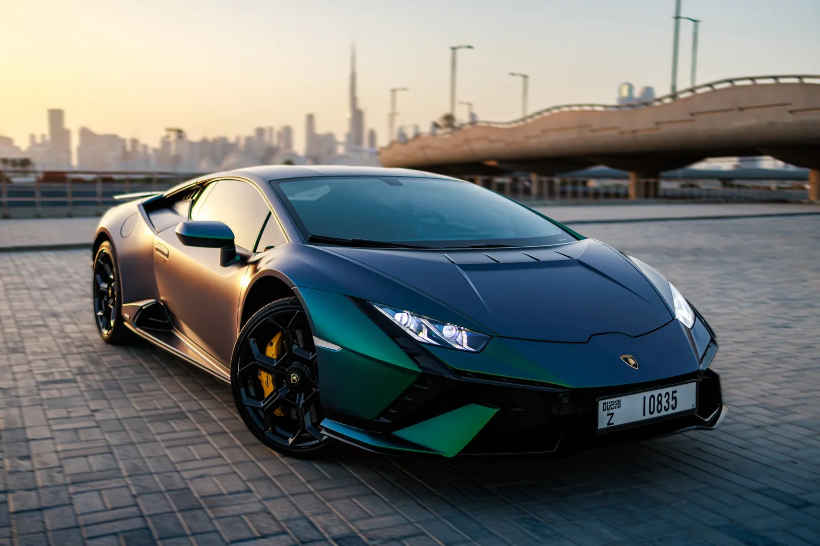 Huren Lamborghini Huracan Tecnica Groente 2023 in Abu Dhabi - 14 