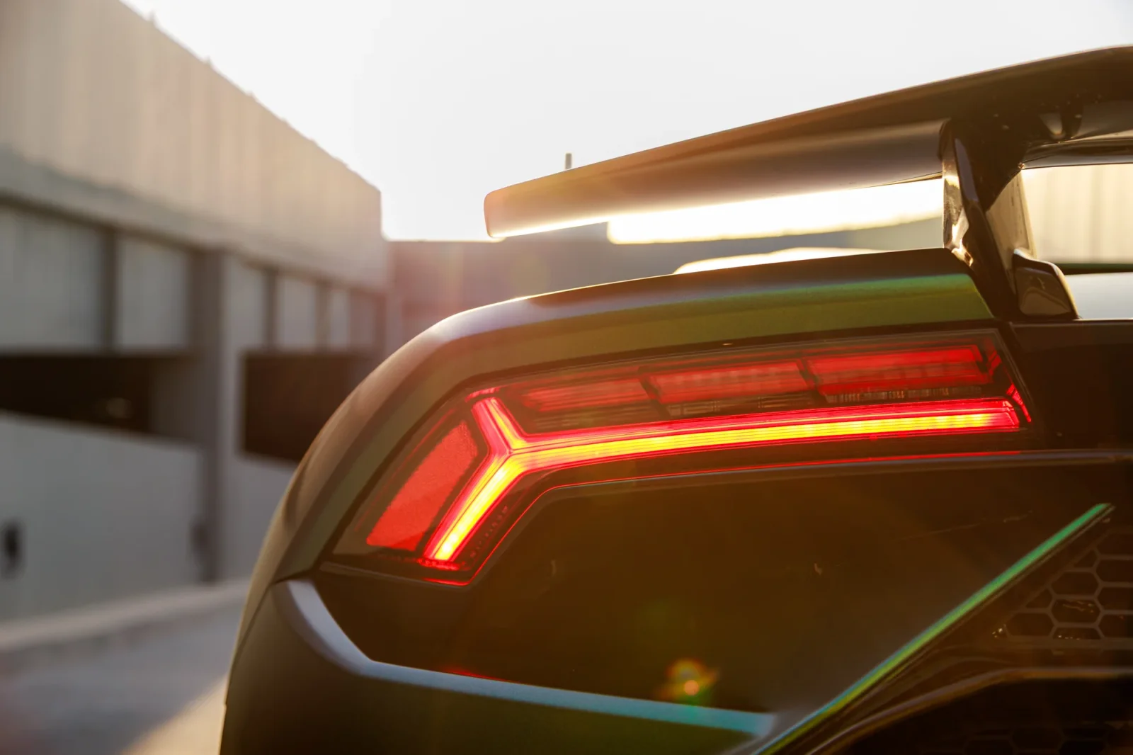 Huren Lamborghini Huracan Tecnica Groente 2023 in Abu Dhabi - 10 