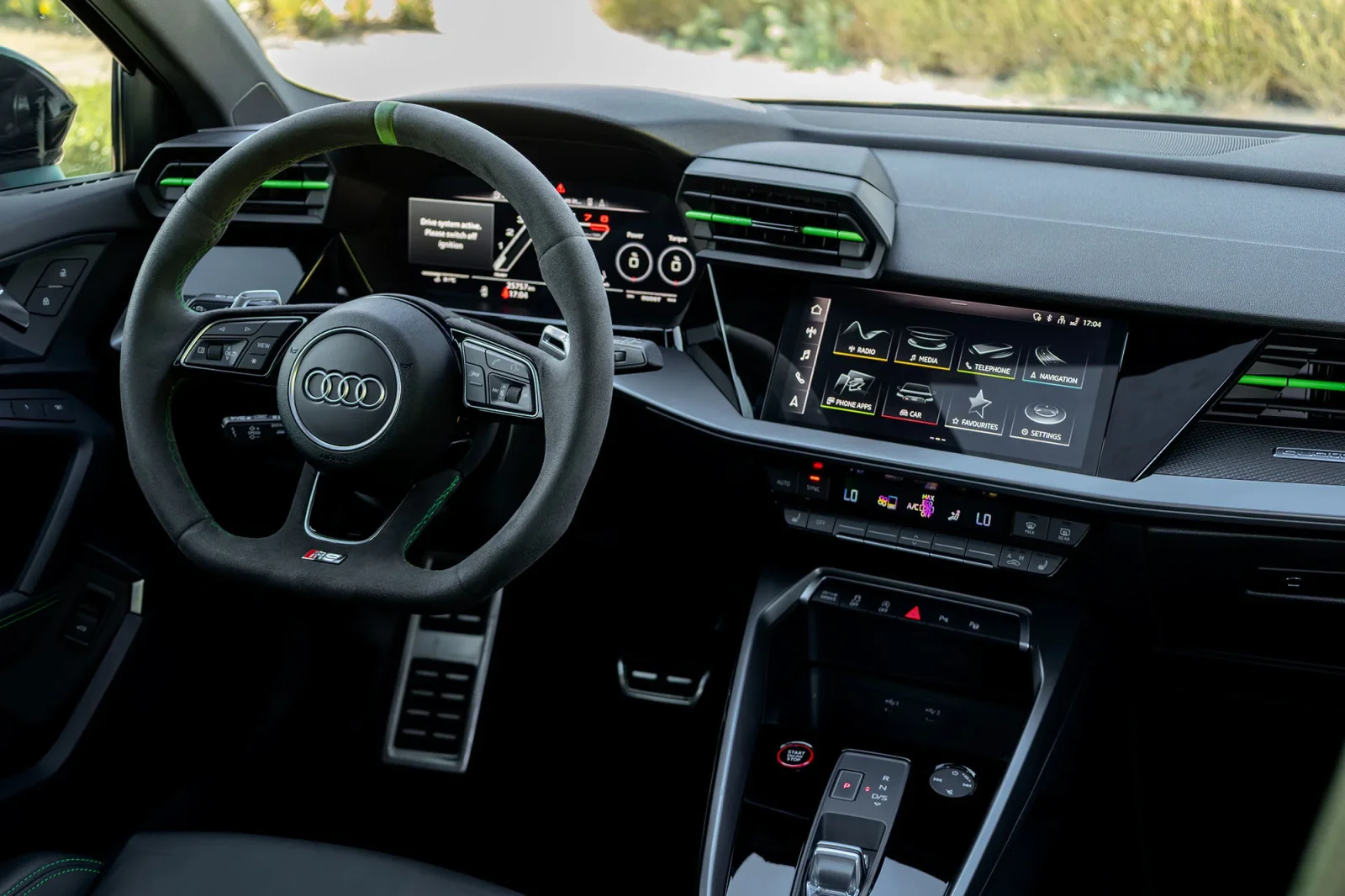Huren Audi RS3  Zwart 2023 in Abu Dhabi - 4 