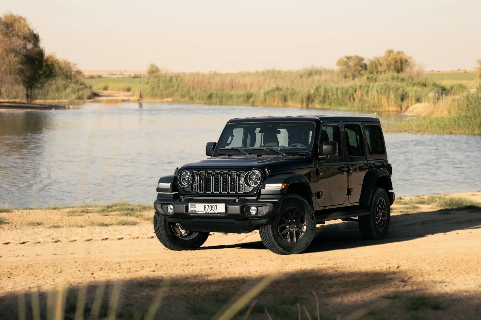 Huren Jeep Wrangler  Zwart 2025 in Abu Dhabi