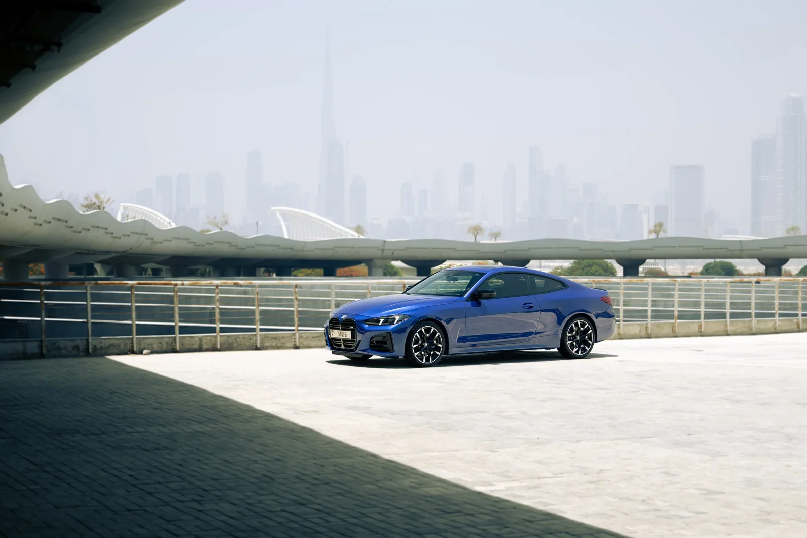 Huren BMW 4-Series 440 Blauw 2025 in Abu Dhabi - 8 