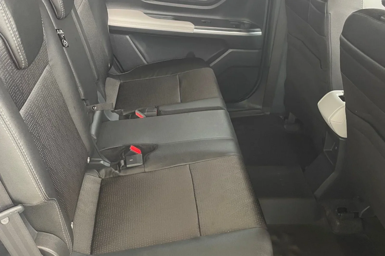 Miete Toyota Veloz  Weiß 2022 in der Phuket - 4 