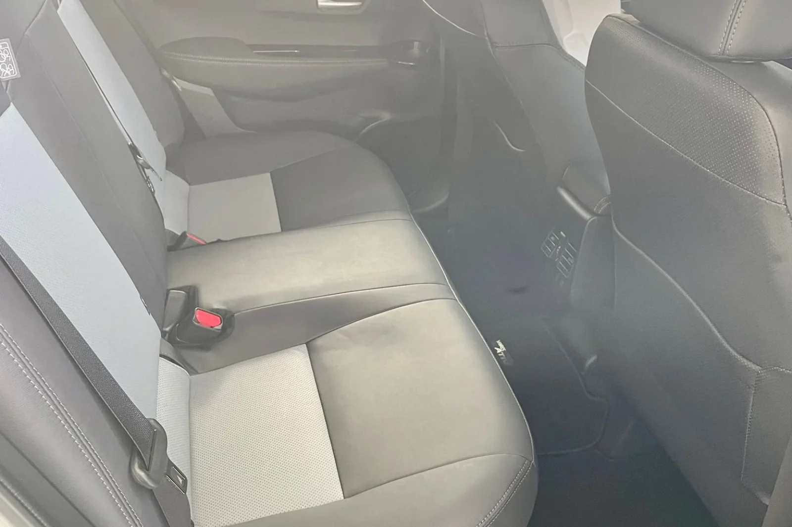 Miete Toyota Yaris Ativ HEV Weiß 2026 in der Phuket - 5 