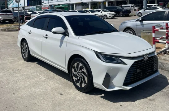 Toyota Yaris Ativ HEV Weiß 2026