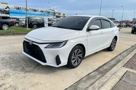 Toyota Yaris Ativ Weiß 2023