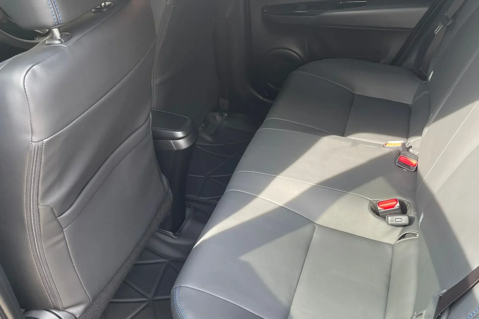 Miete Toyota Yaris  Schwarz 2022 in der Phuket - 4 